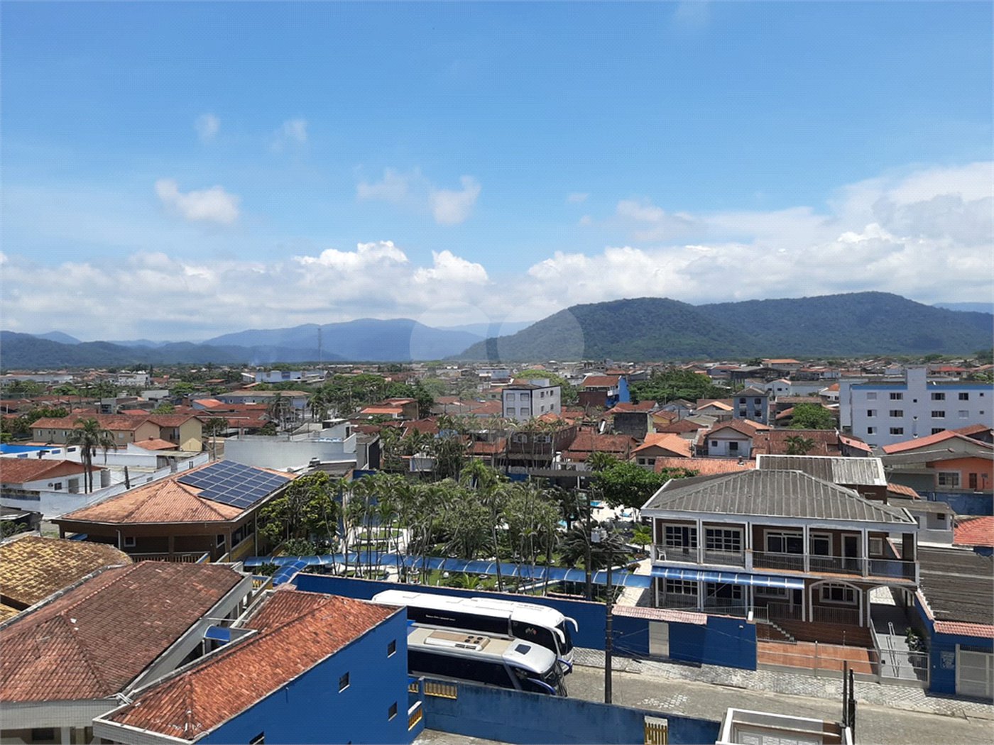 Apartamento à venda com 2 quartos, sendo 1 suíte, em Vera Cruz, Mongaguá, SP