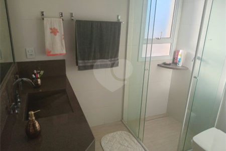 Casa à venda com 4 quartos, sendo 3 suítes, no condomínio Arco Iris, Atibaia - SP