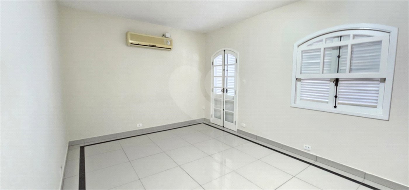 Sobrado à venda com 3 quartos, sendo 1 suíte,  em Jardim Humaitá, São Paulo, SP