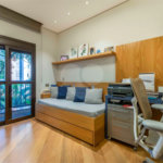 Apartamento à venda com 4 quartos, sendo 3 suítes, em Moema, São Paulo, SP