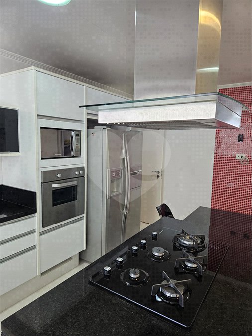 Apartamento à venda com 3 quartos, sendo 1 suíte,  em Itaim Bibi, São Paulo, SP
