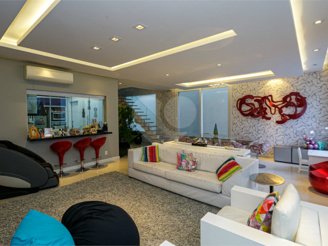 Casa à venda com 3 suítes no condomínio Modigliani, São Paulo - SP