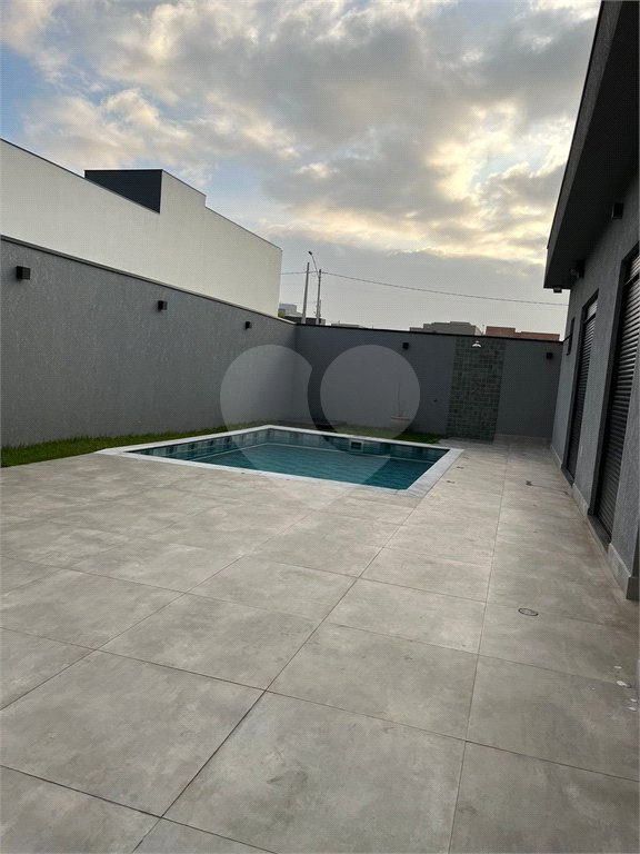 Casa à venda com 3 quartos, sendo 1 suíte, no condomínio Residencial Evidências, Indaiatuba - SP