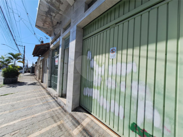 Sobrado à venda com 8 quartos em Penha, São Paulo, SP