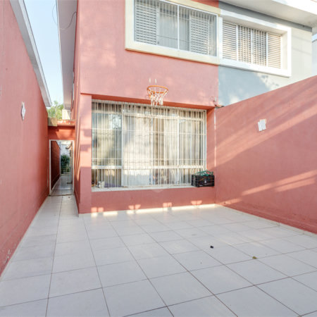 Sobrado à venda com 4 quartos, sendo 2 suítes, em Jardim Marajoara, São Paulo, SP