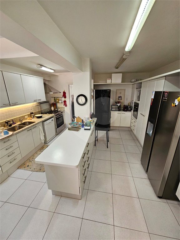 Casa à venda com 3 quartos, sendo 2 suítes,  no condomínio La Vilette, São Paulo - SP