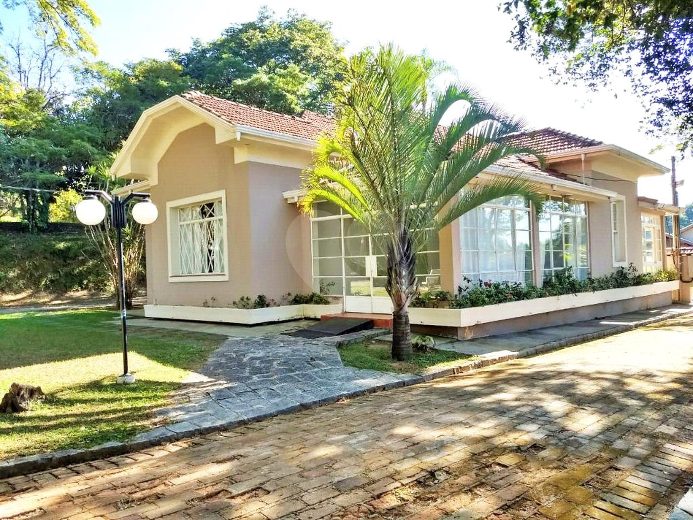 Casa à venda com 3 quartos, sendo 1 suíte, no condomínio Vinhas da Vista Alegre - Lado Café, Vinhedo - SP