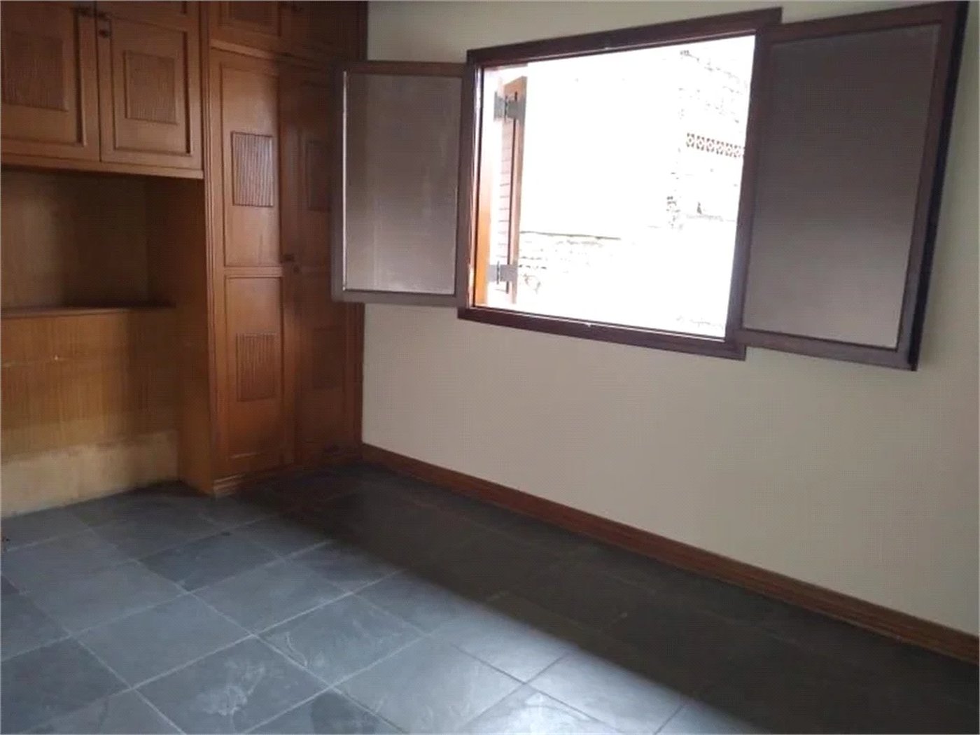 Sobrado à venda com 3 quartos, sendo 1 suíte, em Jardim Pinheiros, São Paulo, SP
