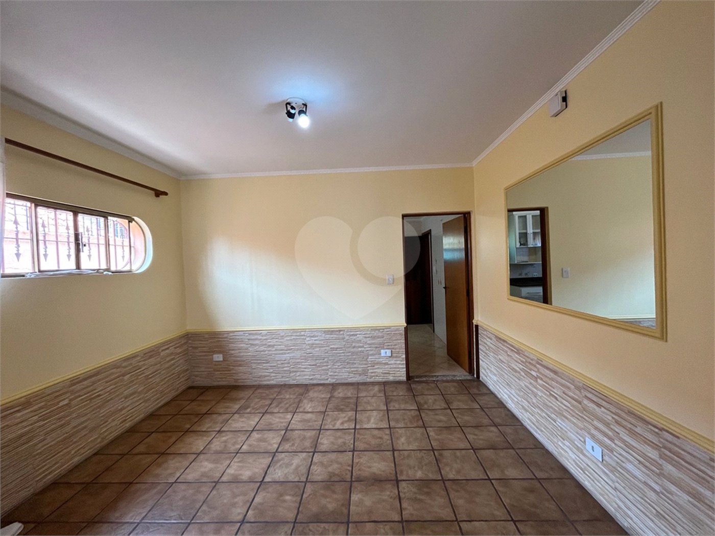 Sobrado à venda com 4 quartos, sendo 2 suítes, em Tremembé, São Paulo, SP
