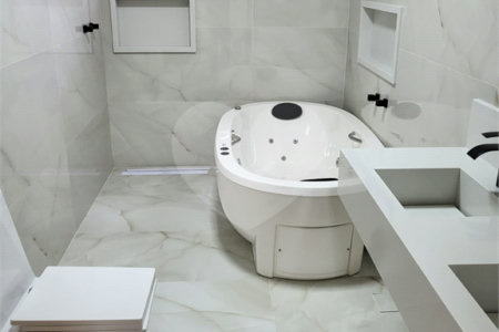 Casa à venda com 3 suítes no condomínio Hills, Arujá - SP