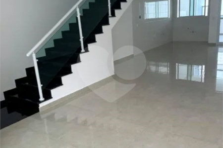 Sobrado à venda com 3 suítes em Vila Marina, Santo André, SP