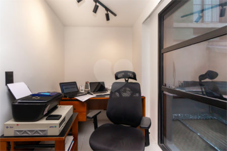 Casa à venda com 2 quartos, sendo 1 suíte, no condomínio Vloft, São Paulo - SP