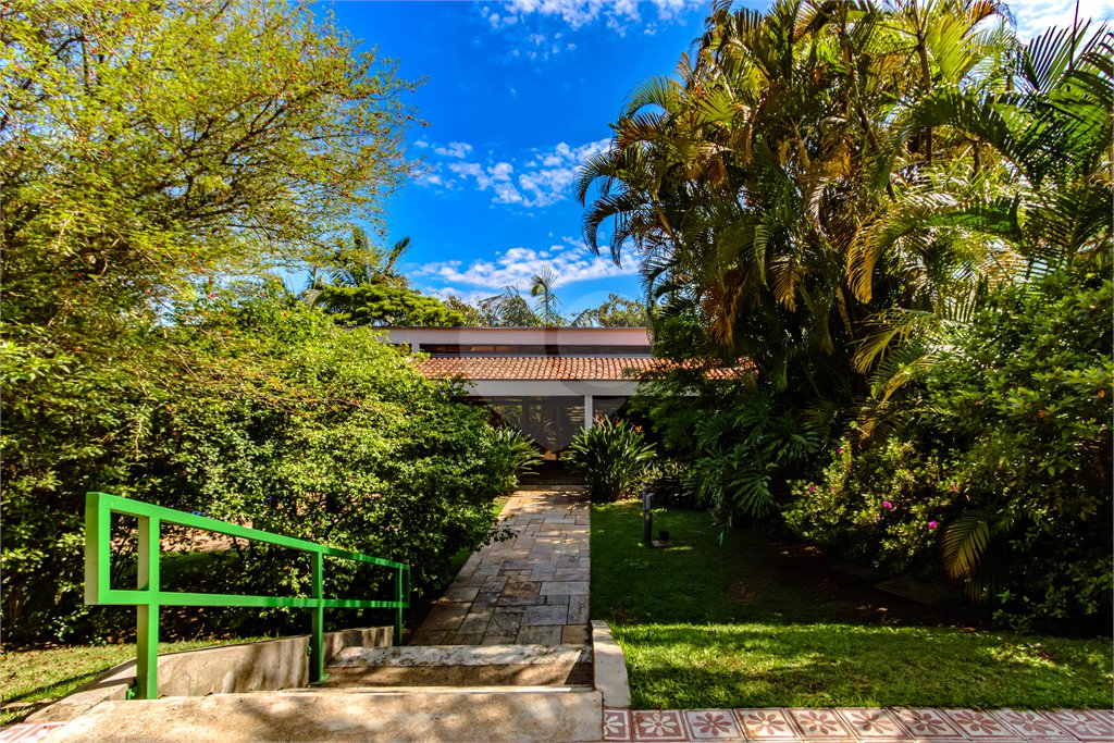 Casa à venda com 4 quartos, sendo 1 suíte,  em Jardim Leonor, São Paulo, SP