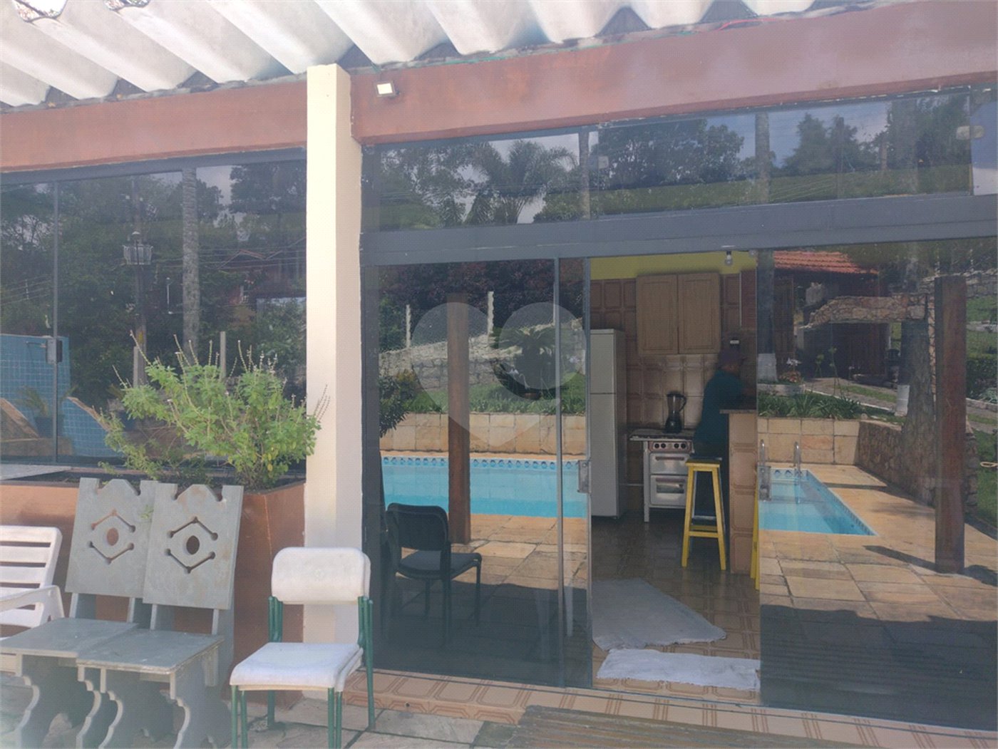 Casa à venda com 4 quartos, sendo 2 suítes,  no condomínio Cinco Lagos, Mairiporã - SP