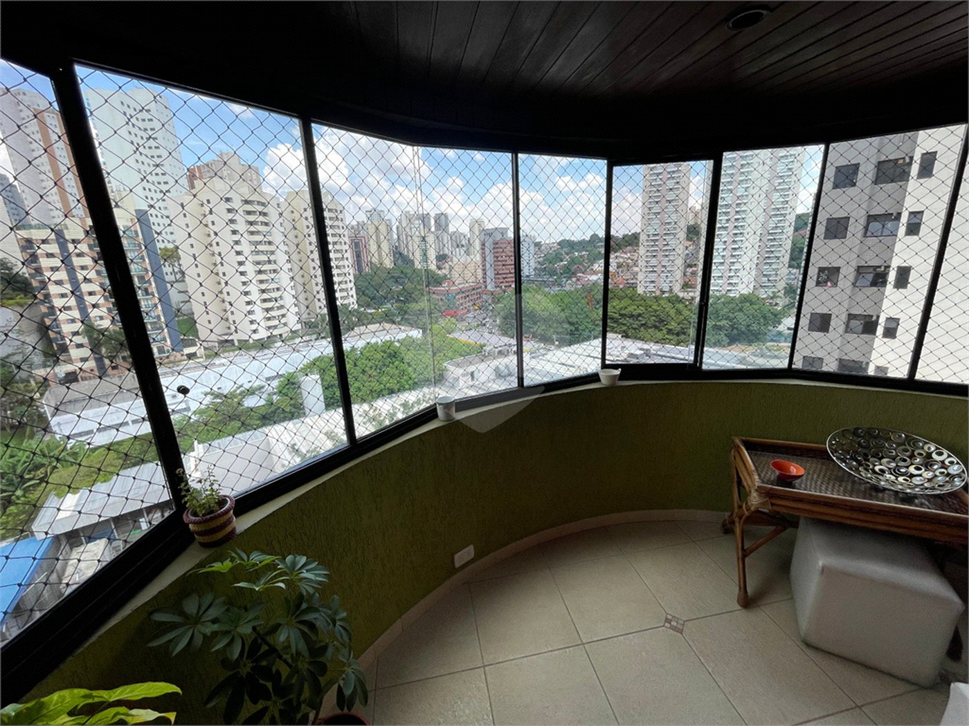 Apartamento à venda com 3 quartos, sendo 1 suíte,  em Lar São Paulo, São Paulo, SP