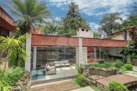 Sobrado à venda ou para alugar com 4 quartos, sendo 1 suíte, em Chácara Monte Alegre, São Paulo, SP