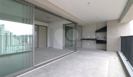 Apartamento à venda com 3 suítes em Moema, São Paulo, SP
