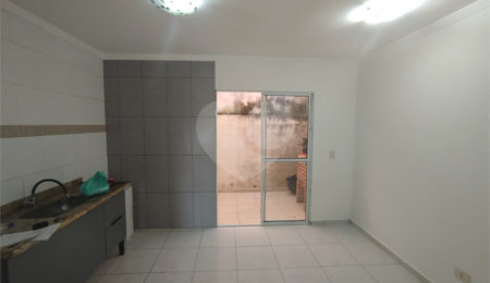 Casa à venda com 2 quartos no condomínio Vila Ajoá, Caieiras - SP