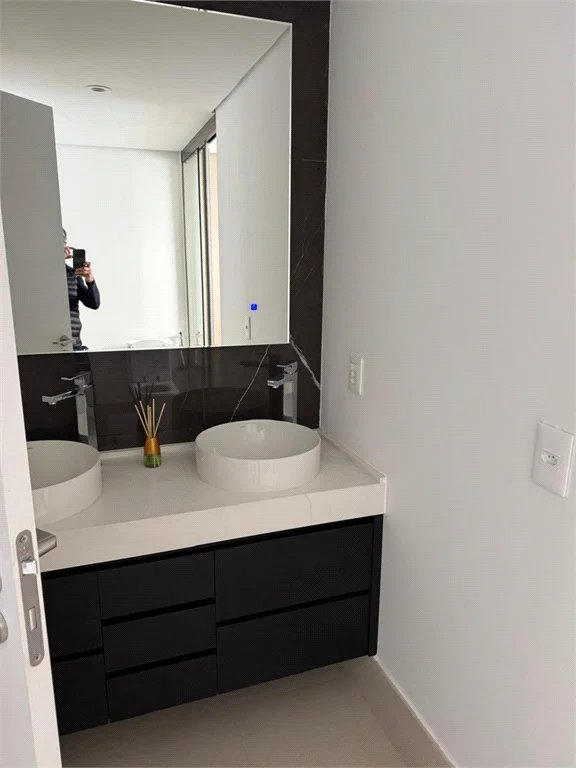 Apartamento à venda com 2 suítes em Jardim Morumbi, São Paulo, SP
