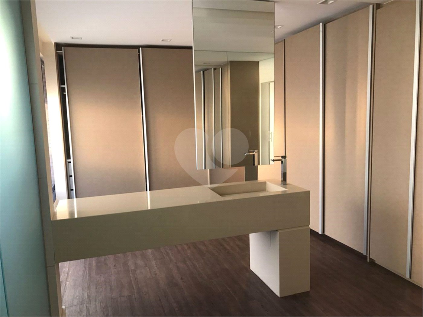 Casa à venda com 6 quartos, sendo 3 suítes, no condomínio Jardim Vila Paradiso, Indaiatuba - SP