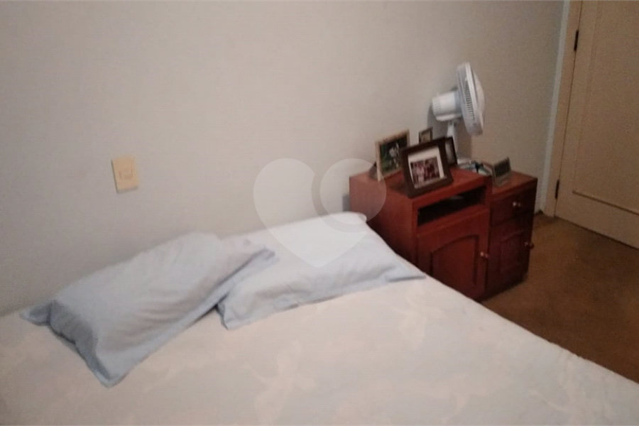 Sobrado à venda com 4 quartos, sendo 2 suítes, em Horto, São Paulo, SP