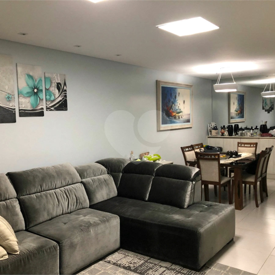 Casa à venda com 3 quartos, sendo 1 suíte, no condomínio Dolce Villa Anália Franco, São Paulo - SP