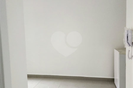 Casa à venda com 2 quartos, sendo 1 suíte, no condomínio Residencial Sanches, São Paulo - SP
