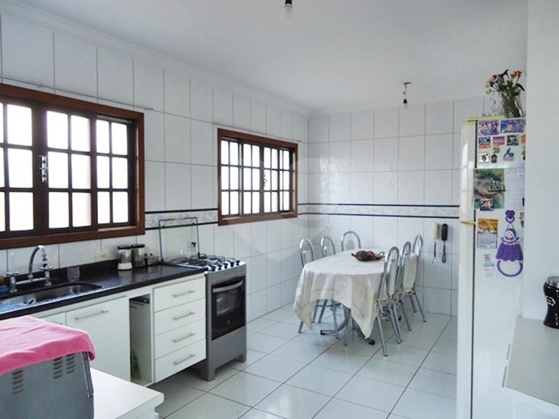 Sobrado à venda com 3 quartos, sendo 1 suíte, em Vila Constança, São Paulo, SP