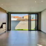 Casa à venda no bairro Loanda em Atibaia com 3 suítes e terraço solarium