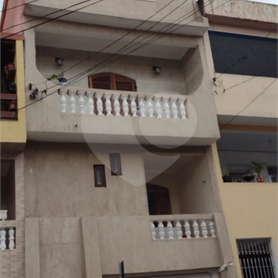 Sobrado à venda com 3 quartos, sendo 1 suíte, em Jardim da Mamãe, Guarulhos, SP