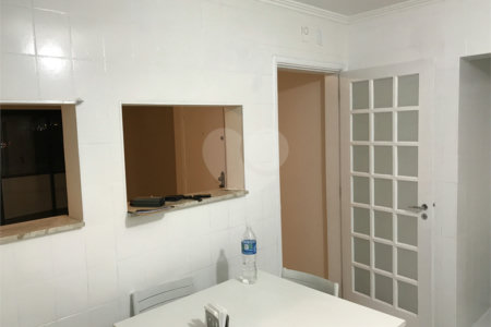 Apartamento à venda com 3 quartos, sendo 1 suíte, em Fazenda Morumbi, São Paulo, SP