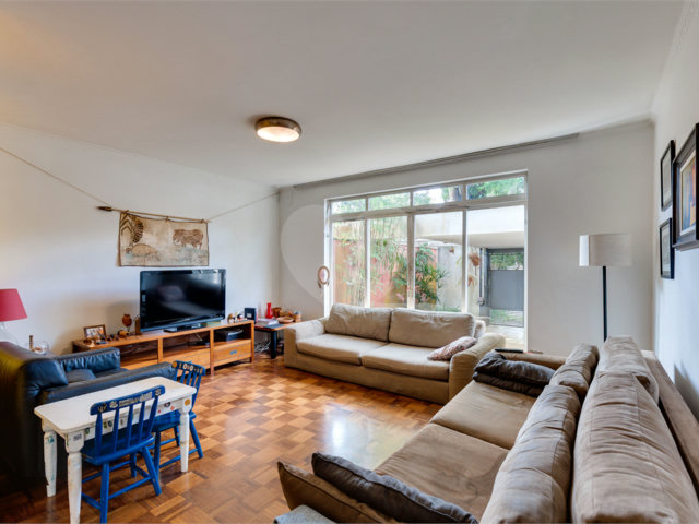Casa de Vila à venda com 3 quartos, sendo 1 suíte,  em Alto da Boa Vista, São Paulo, SP