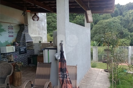 Chácara à venda com 5 quartos, sendo 1 suíte, em Jardim Marabá, Itapetininga, SP