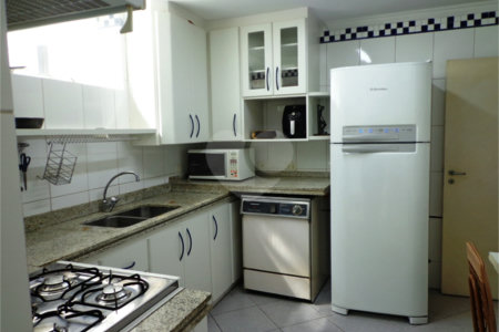 Apartamento à venda com 3 quartos, sendo 1 suíte, em Santa Cecília, São Paulo, SP