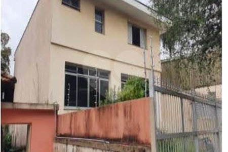 Sobrado à venda com 4 quartos, sendo 3 suítes,  em Jardim Petrópolis, São Paulo, SP