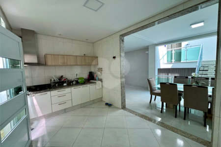 Casa à venda ou para alugar com 6 quartos, sendo 1 suíte, em Residencial/Comercial, Guarulhos, SP