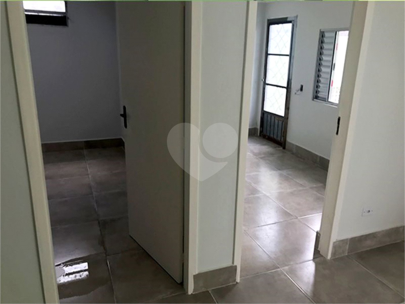 Casa à venda com 3 quartos, sendo 1 suíte, em Interlagos, São Paulo, SP