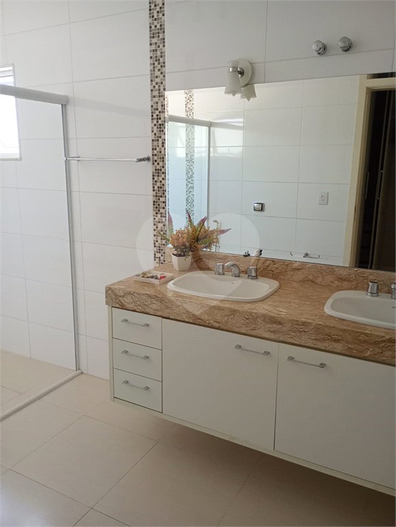 Casa à venda com 3 quartos, sendo 2 suítes, no condomínio Granja Olga II, Sorocaba - SP