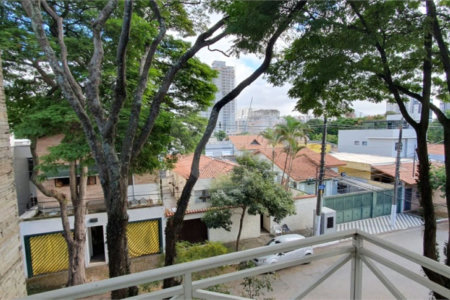 Sobrado à venda com 4 suítes em Moema, São Paulo, SP