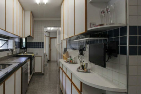 Apartamento à venda com 3 suítes em Vila Andrade, São Paulo, SP