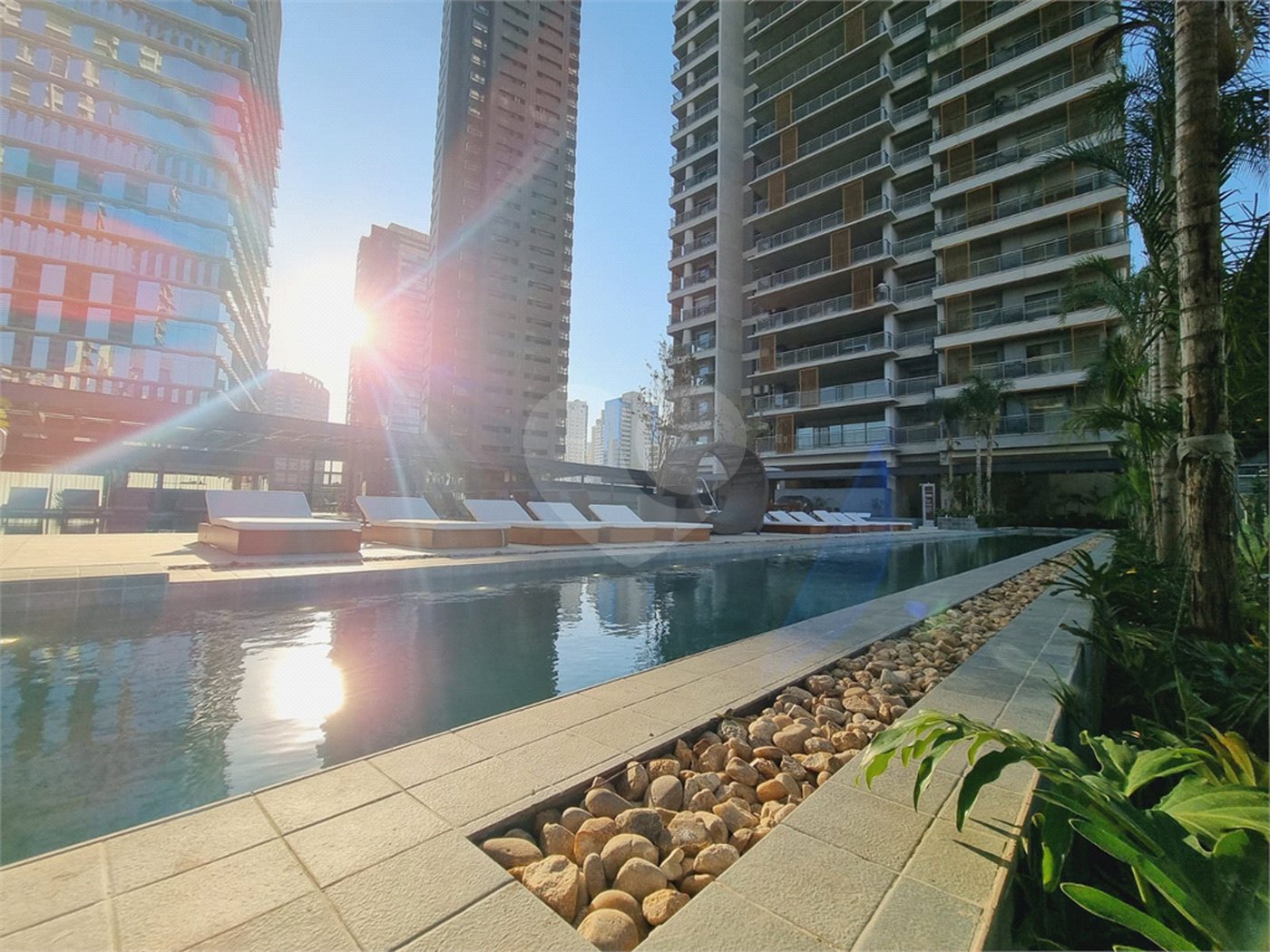 Apartamento à venda ou para alugar com 3 quartos, sendo 1 suíte, em Jardim das Acácias, São Paulo, SP