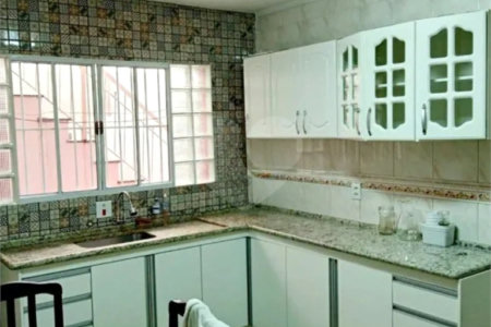 Sobrado à venda com 3 quartos, sendo 1 suíte, em Jardim Pinheiros, São Paulo, SP