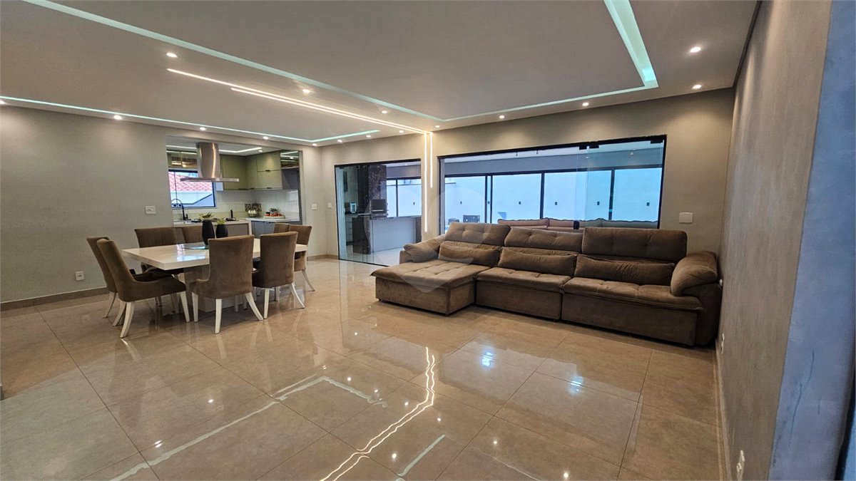 Casa à venda com 3 suítes em Jardim São Caetano, São Caetano do Sul, SP