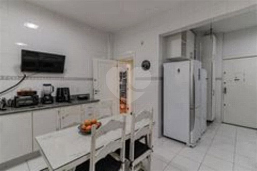 Apartamento à venda com 5 quartos, sendo 1 suíte,  em Copacabana, Rio de Janeiro, RJ