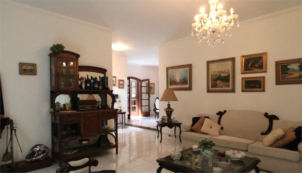 Sobrado à venda com 4 suítes em Vila Cordeiro, São Paulo, SP