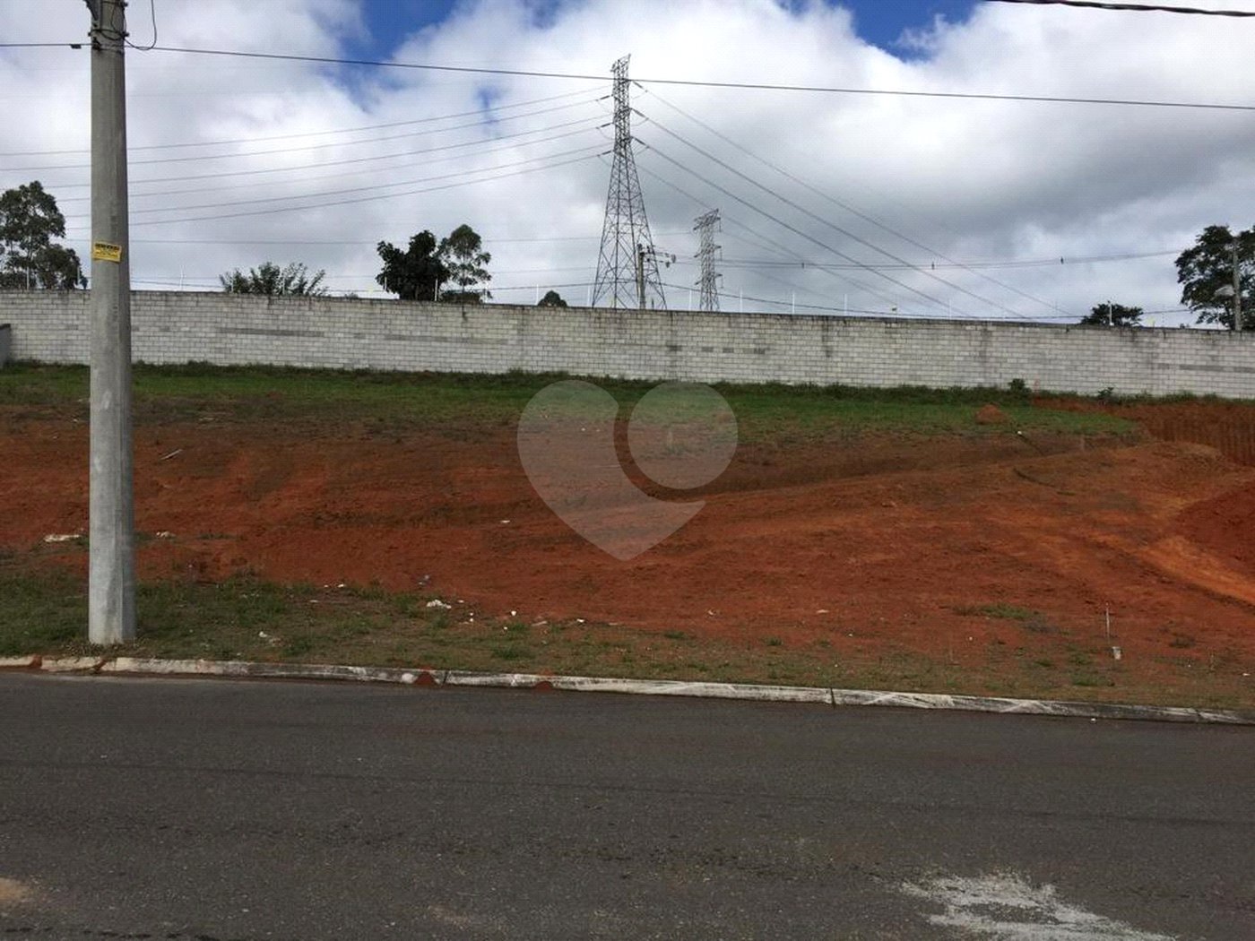 Terreno à venda no condomínio Residencial Veneza, Mogi das Cruzes - SP