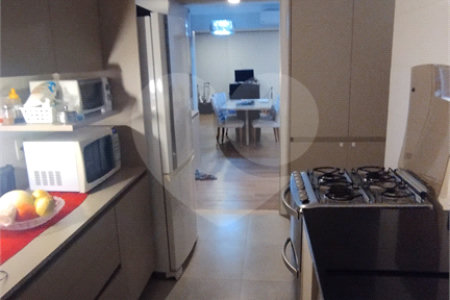 Apartamento à venda ou para alugar com 3 suítes em Vila Anastácio, São Paulo, SP