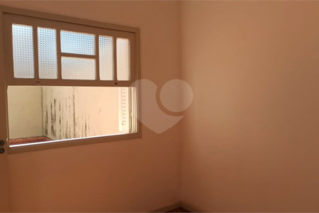 Casa à venda com 4 quartos, sendo 1 suíte, em Vila Santista, Atibaia, SP