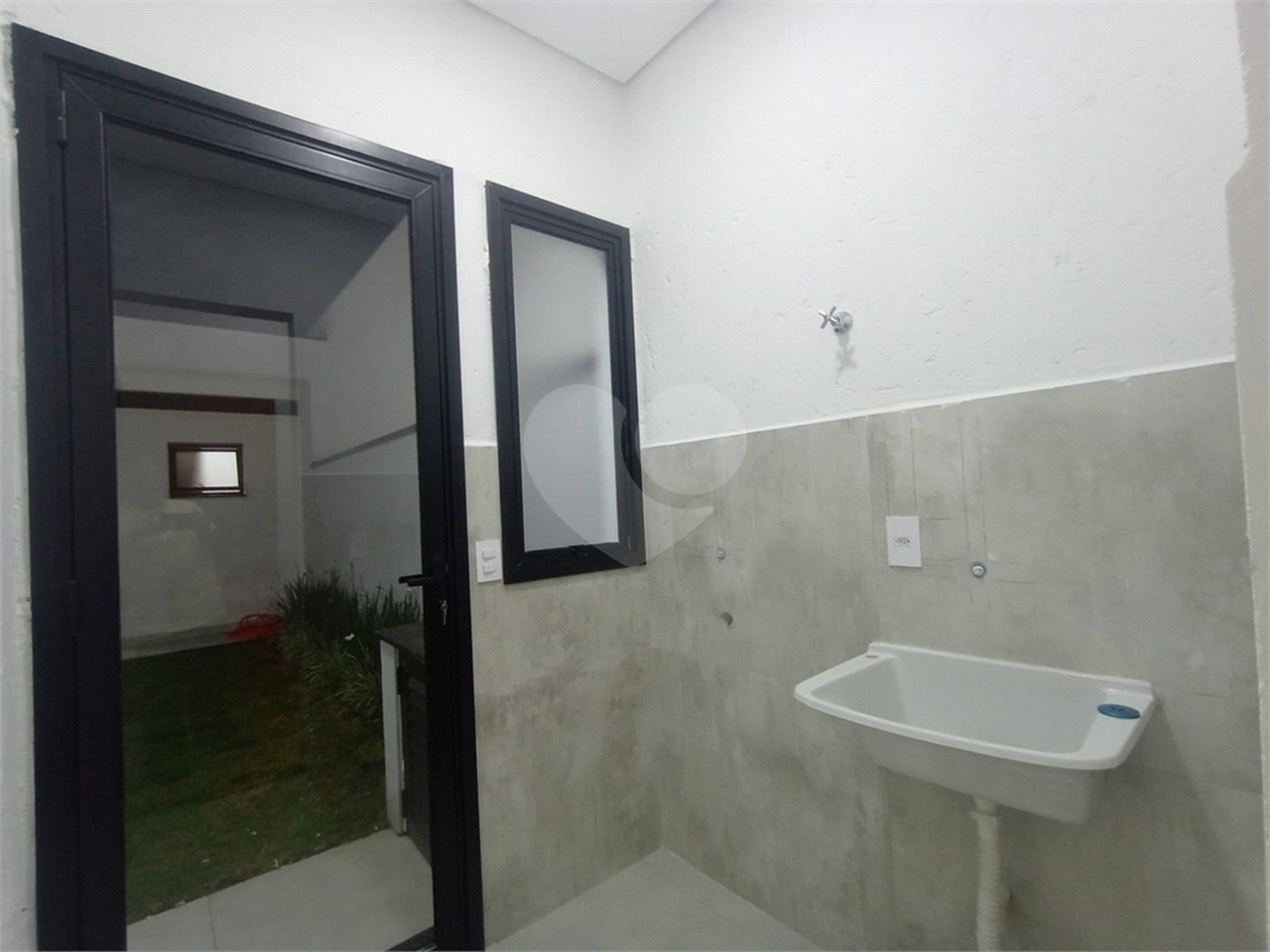Casa à venda com 3 quartos, sendo 2 suítes, no condomínio Vila Rica, Indaiatuba - SP