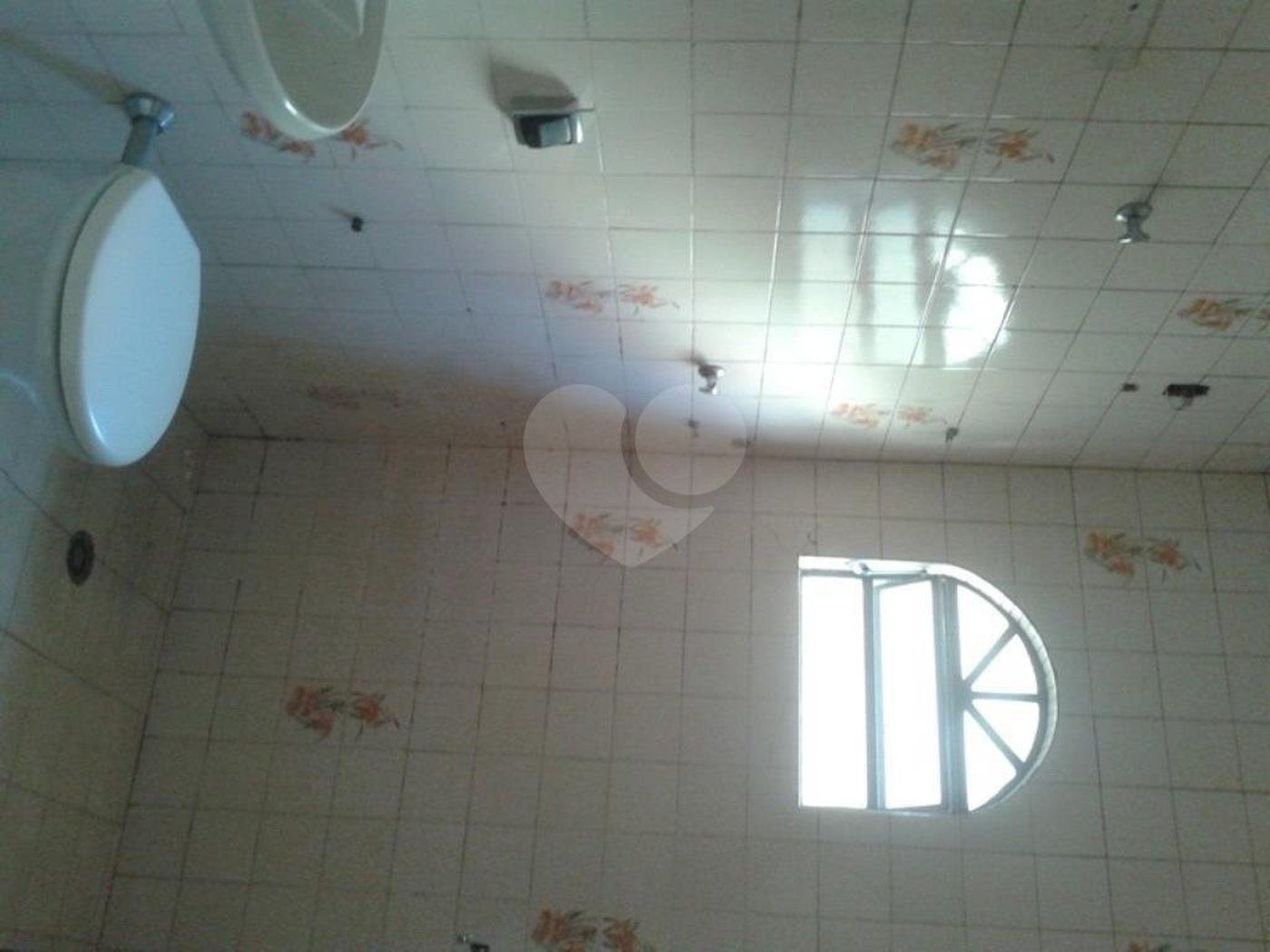 Sobrado à venda ou para alugar com 3 quartos, sendo 1 suíte,  em Horto, São Paulo, SP